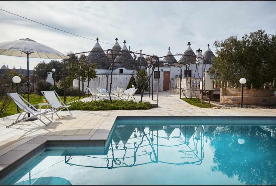 Trulli Azzalema With Exclusive Pool Villa บรินดิซิ ภายนอก รูปภาพ