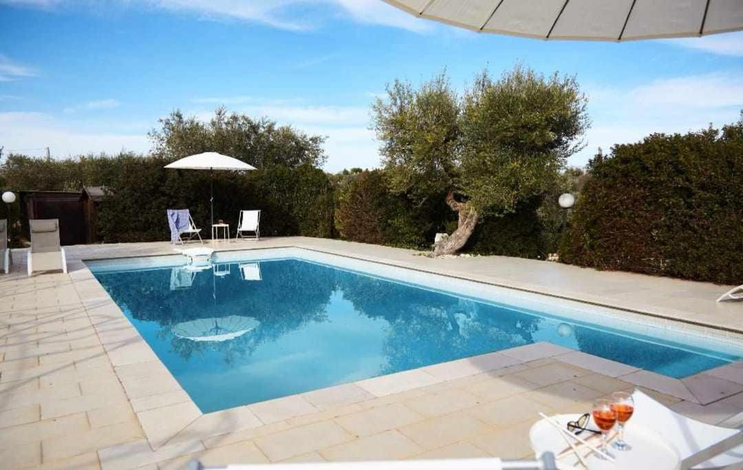 Trulli Azzalema With Exclusive Pool Villa บรินดิซิ ภายนอก รูปภาพ