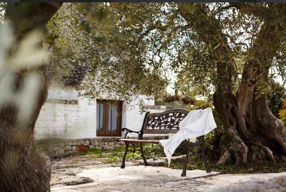 Trulli Azzalema With Exclusive Pool Villa บรินดิซิ ภายนอก รูปภาพ