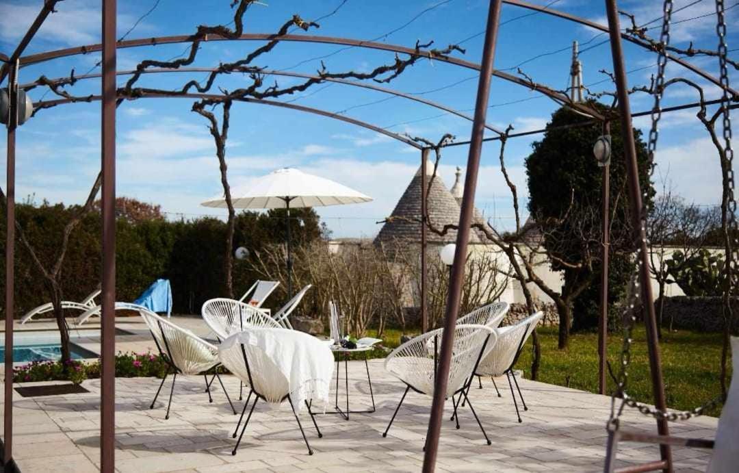 Trulli Azzalema With Exclusive Pool Villa บรินดิซิ ภายนอก รูปภาพ