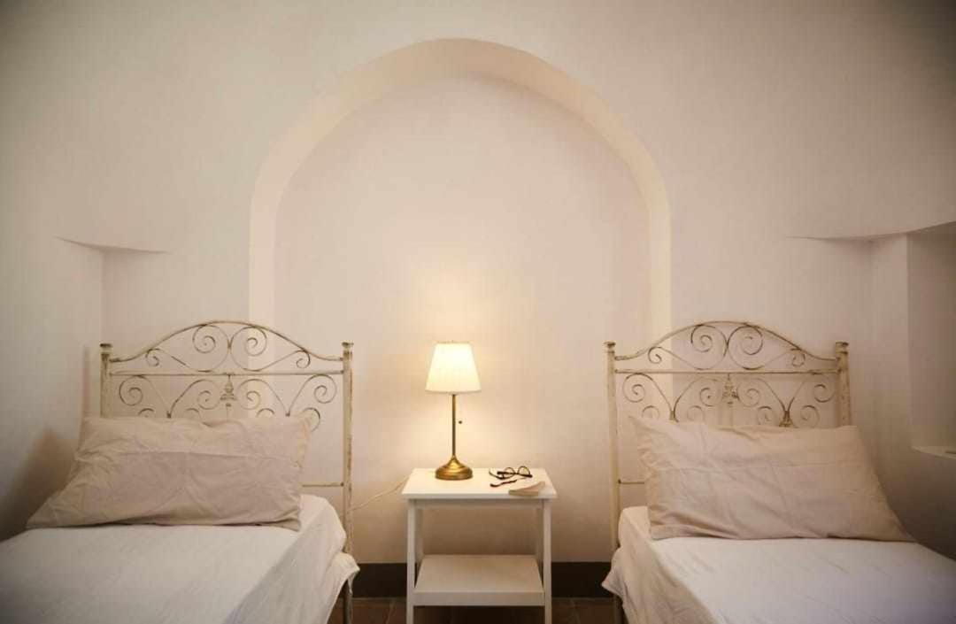 Trulli Azzalema With Exclusive Pool Villa บรินดิซิ ภายนอก รูปภาพ