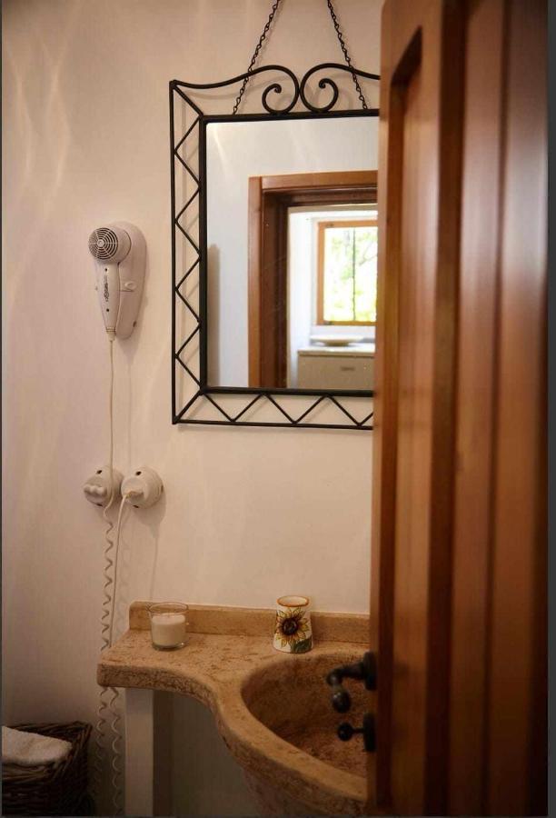 Trulli Azzalema With Exclusive Pool Villa บรินดิซิ ภายนอก รูปภาพ